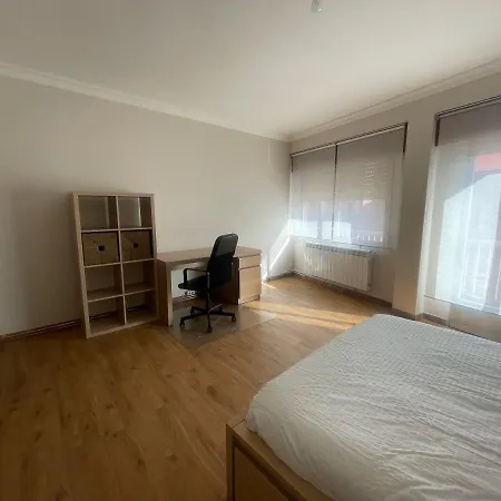 アパート 8 Personas En ポンテベドラ