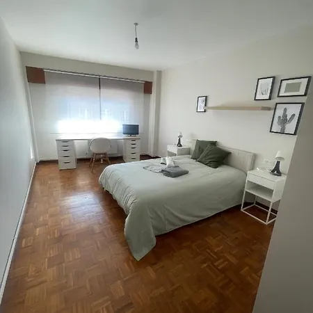 8 Personas En アパート ポンテベドラ