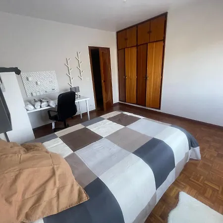 8 Personas En アパート ポンテベドラ