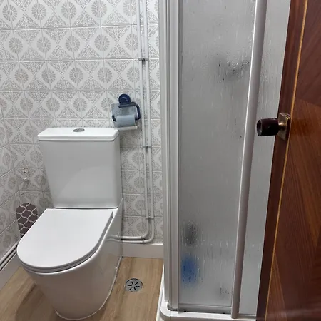 アパート 8 Personas En *