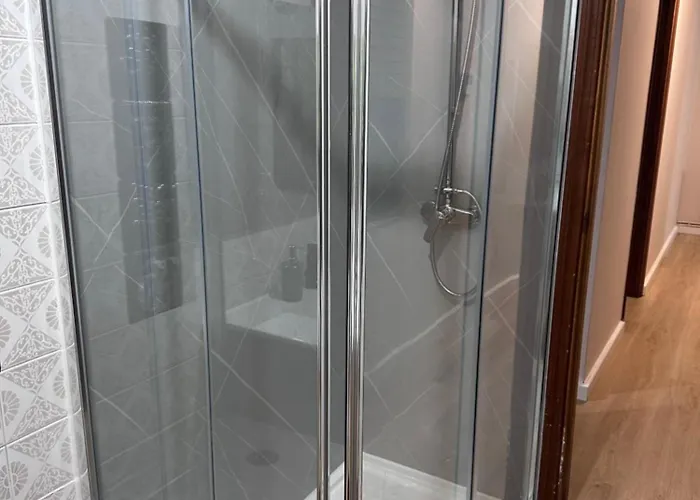 8 Personas En Pontevedra